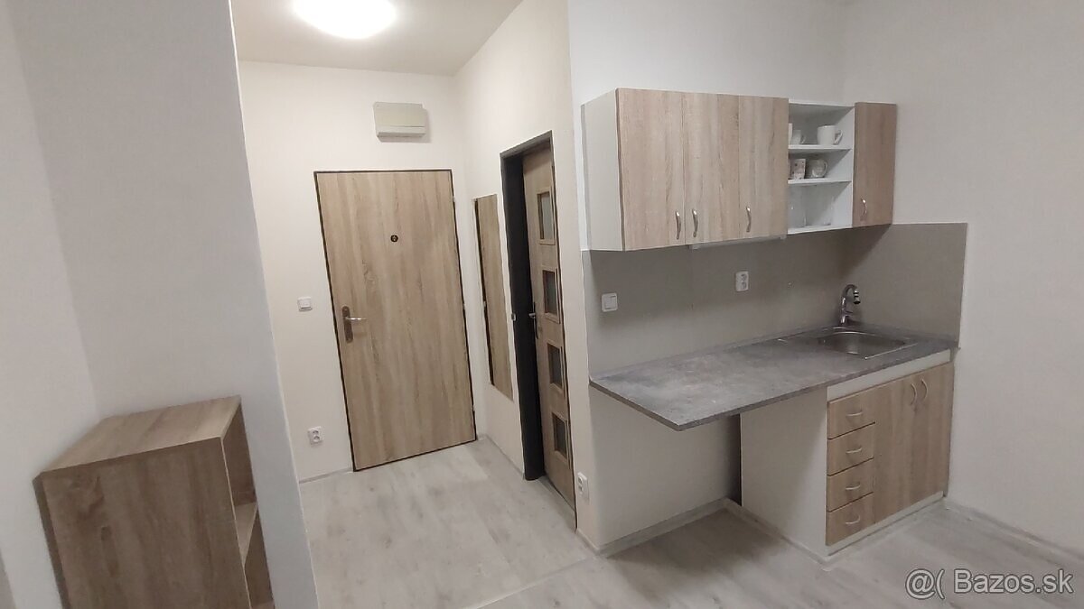 Prenájom, 1i byt, Internátna ulica, Banská Bystrica. - 2