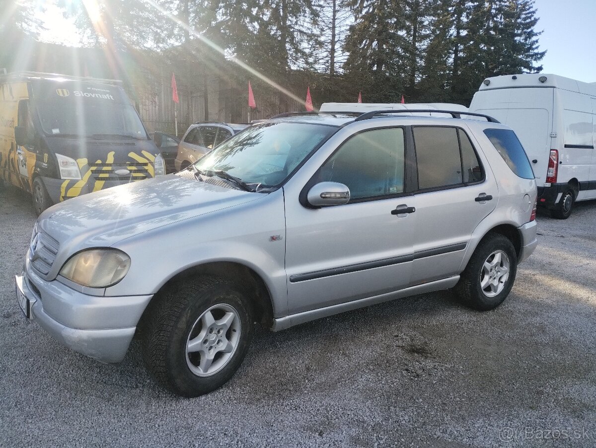 Mercedes-Benz ML Mercedes 270CDI - 2