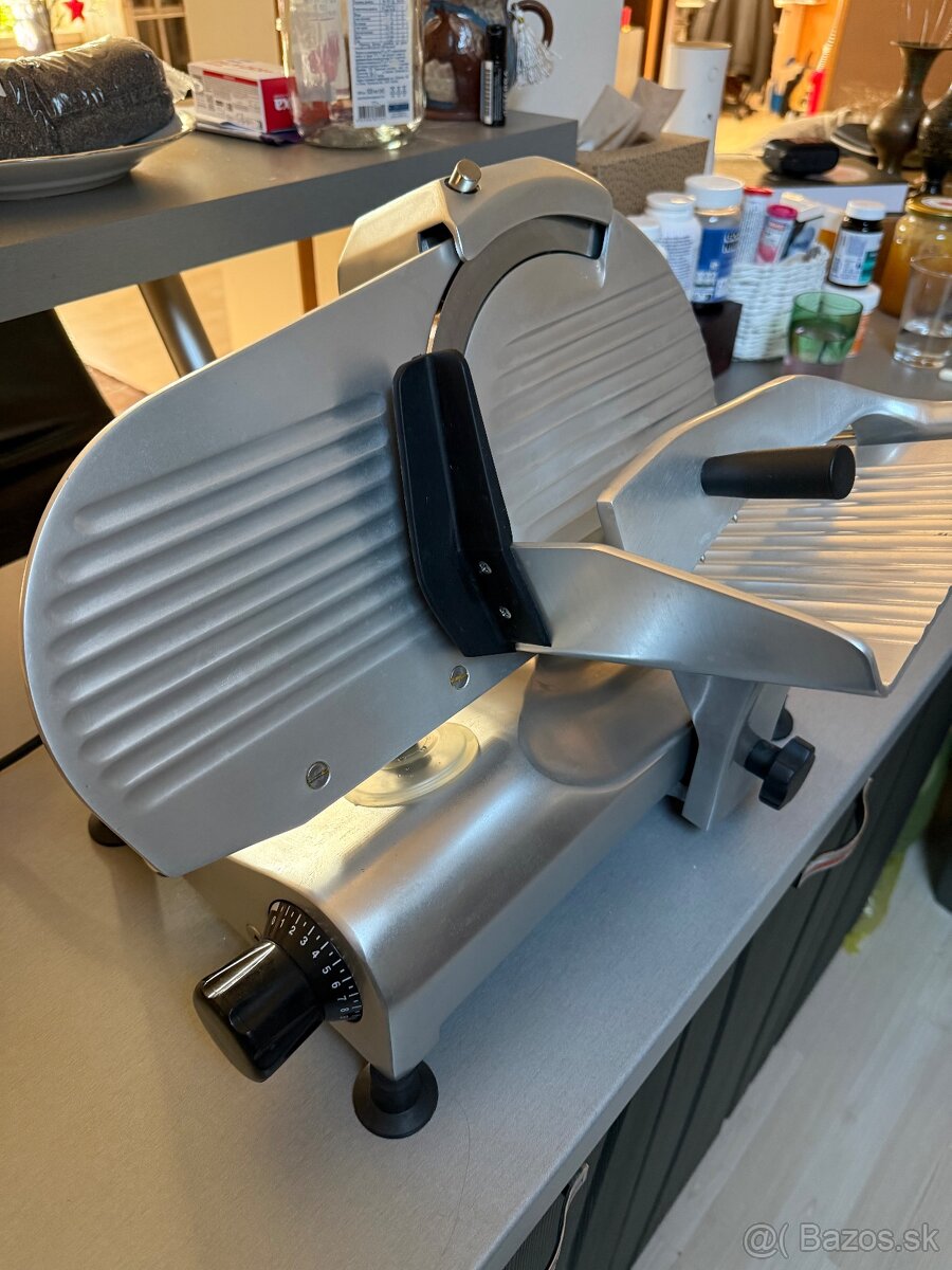 Nárezový stroj TGF 220 - 2