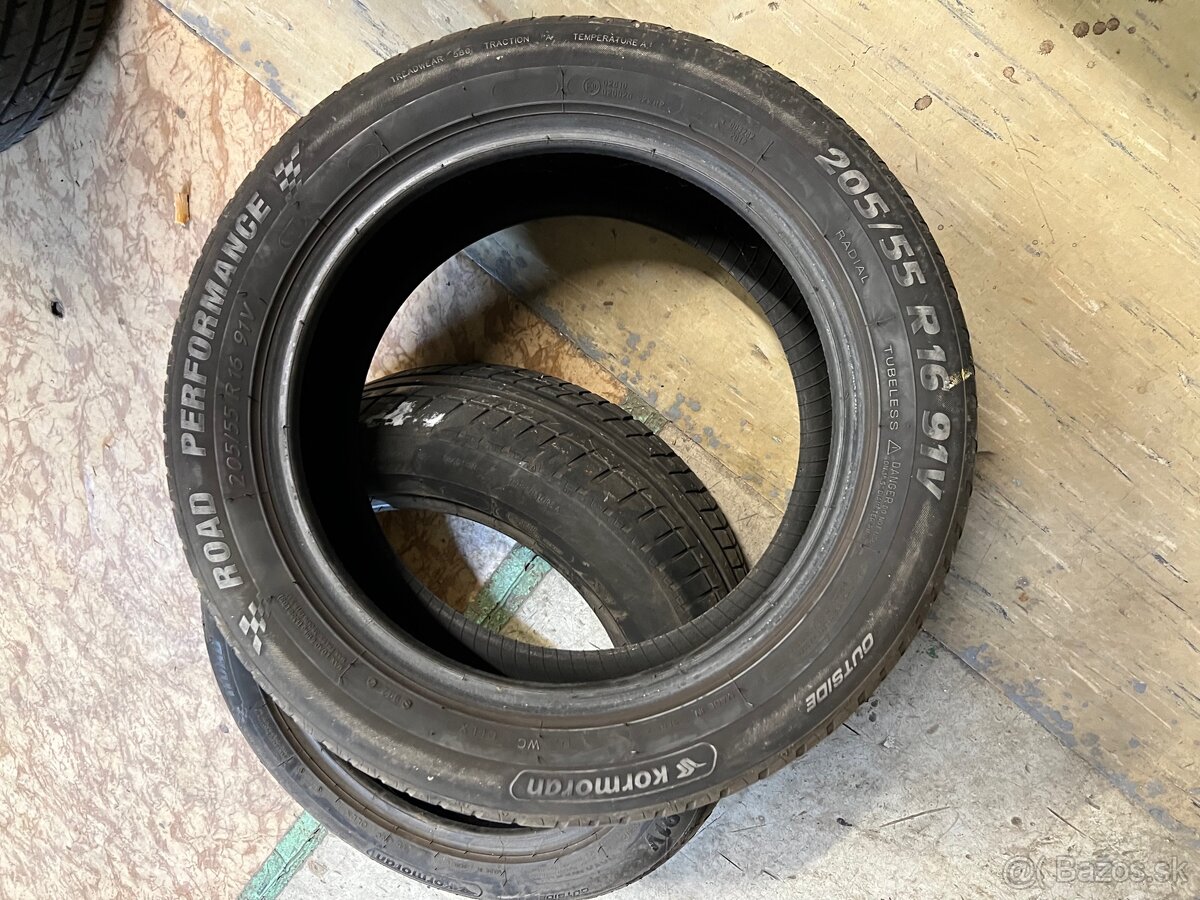 Pneu 205/55R16 - 2