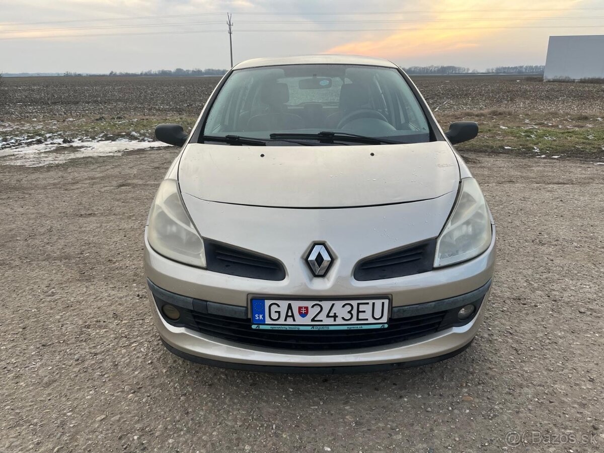 Renault Clio 1.2 benzín - 2