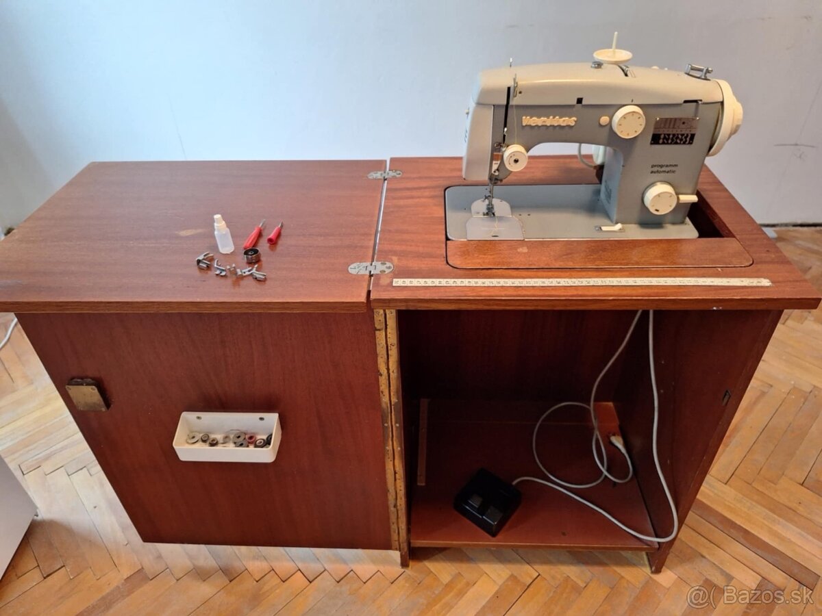 Šijací stroj Veritas v skrinke + príslušenstvo - 2