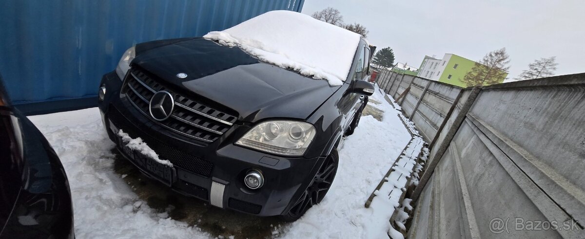 Mercedes Benz ML63 AMG - 2