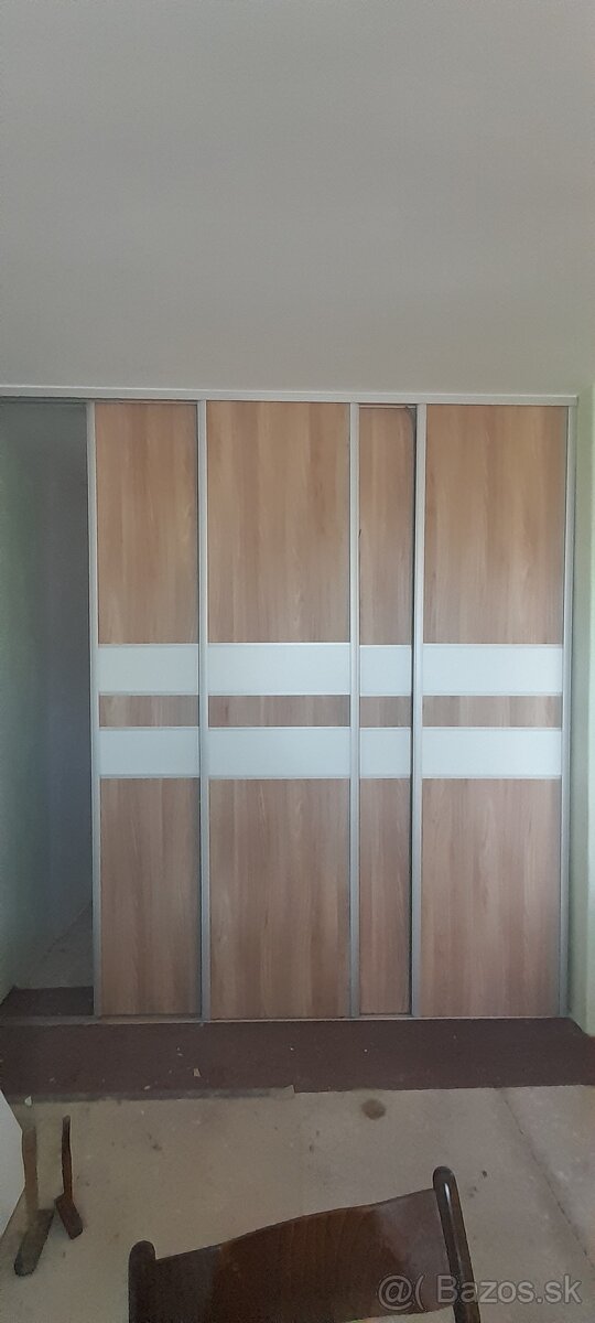 Posuvné dvere s lištami - 2