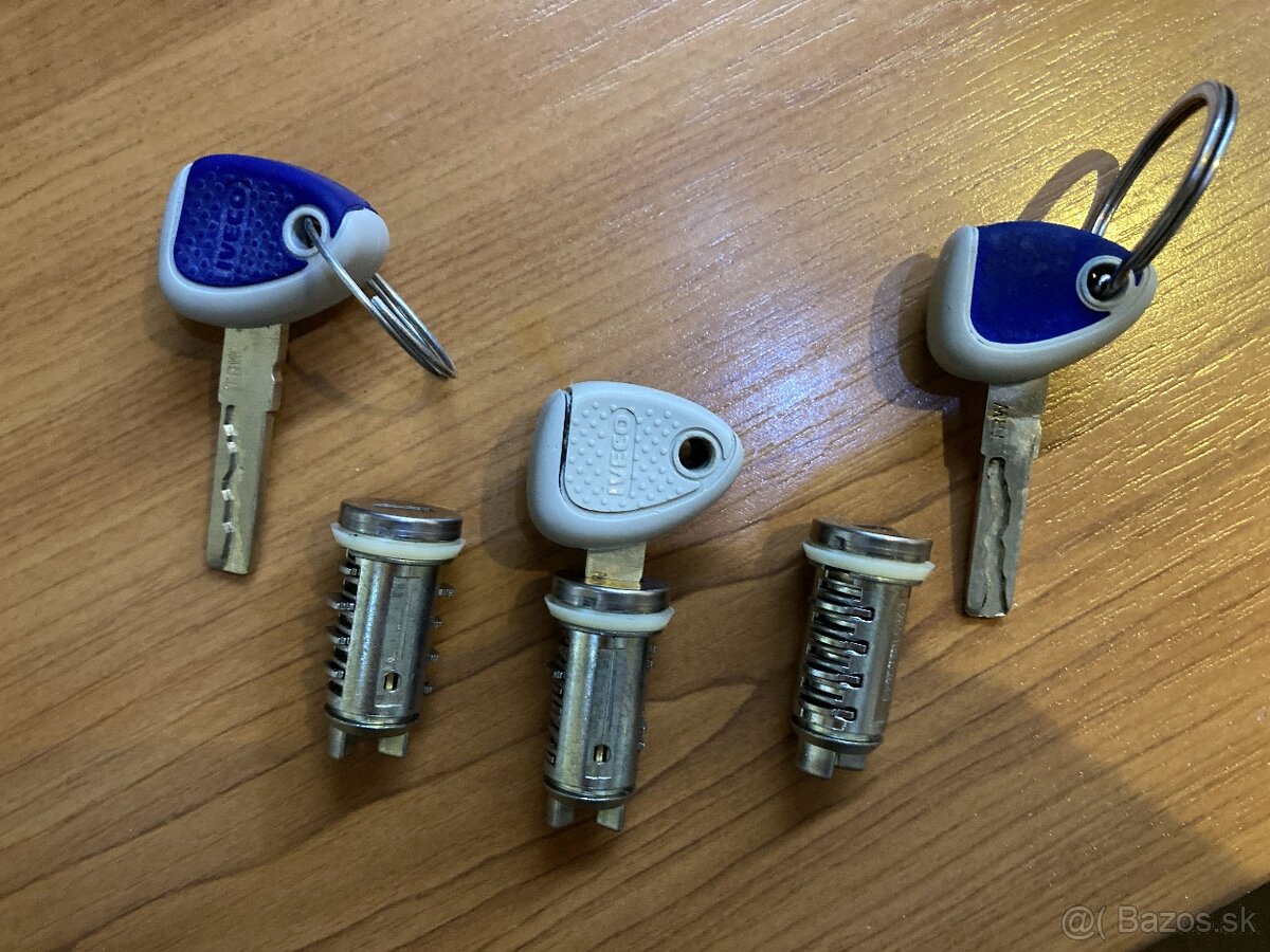 sada vložiek a kľúčov IVECO - 2