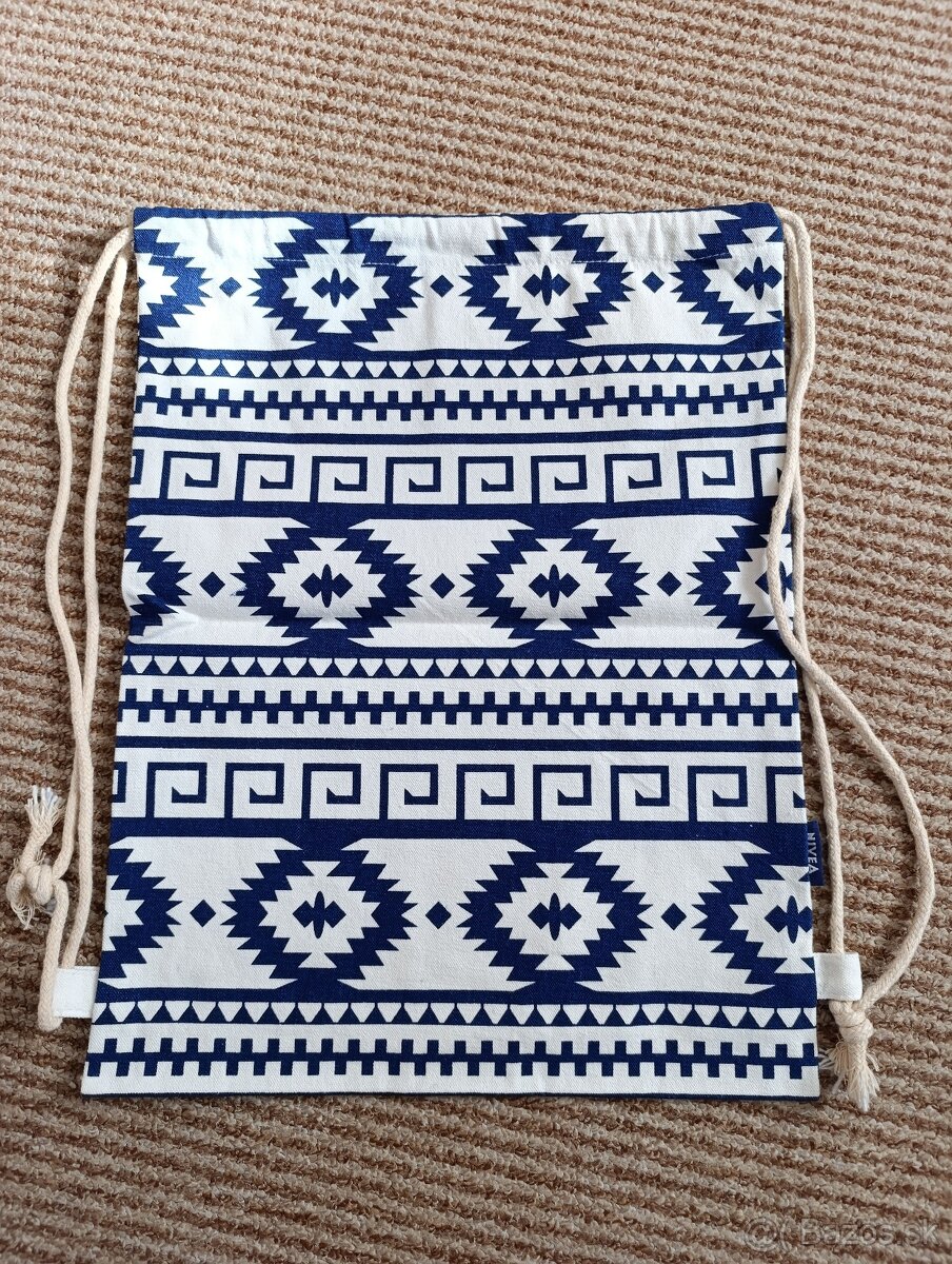 Plechové dózy, ruksak, taška - 2