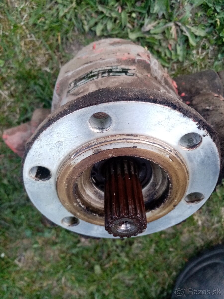Predám hydraulicke čerpadlo z desty - 2
