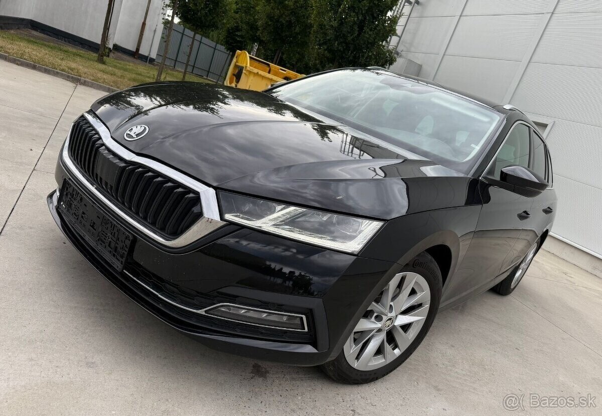 ŠKODA OCTAVIA IV COMBI 2.0 TDI DSG - 2