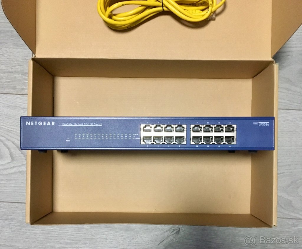 Netgear 16 Port Switch, Router TP-Link - 2