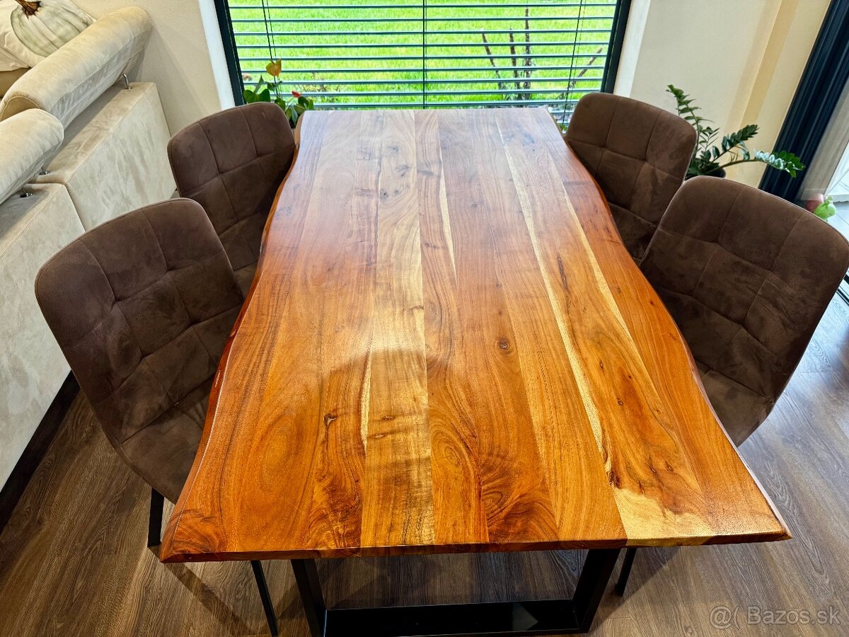 Jedalensky stôl +stoličky - 2