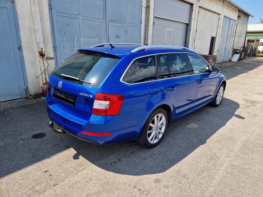 Škoda Octavia Combi 2.0 TDI, Elegance/Style DSG - 2