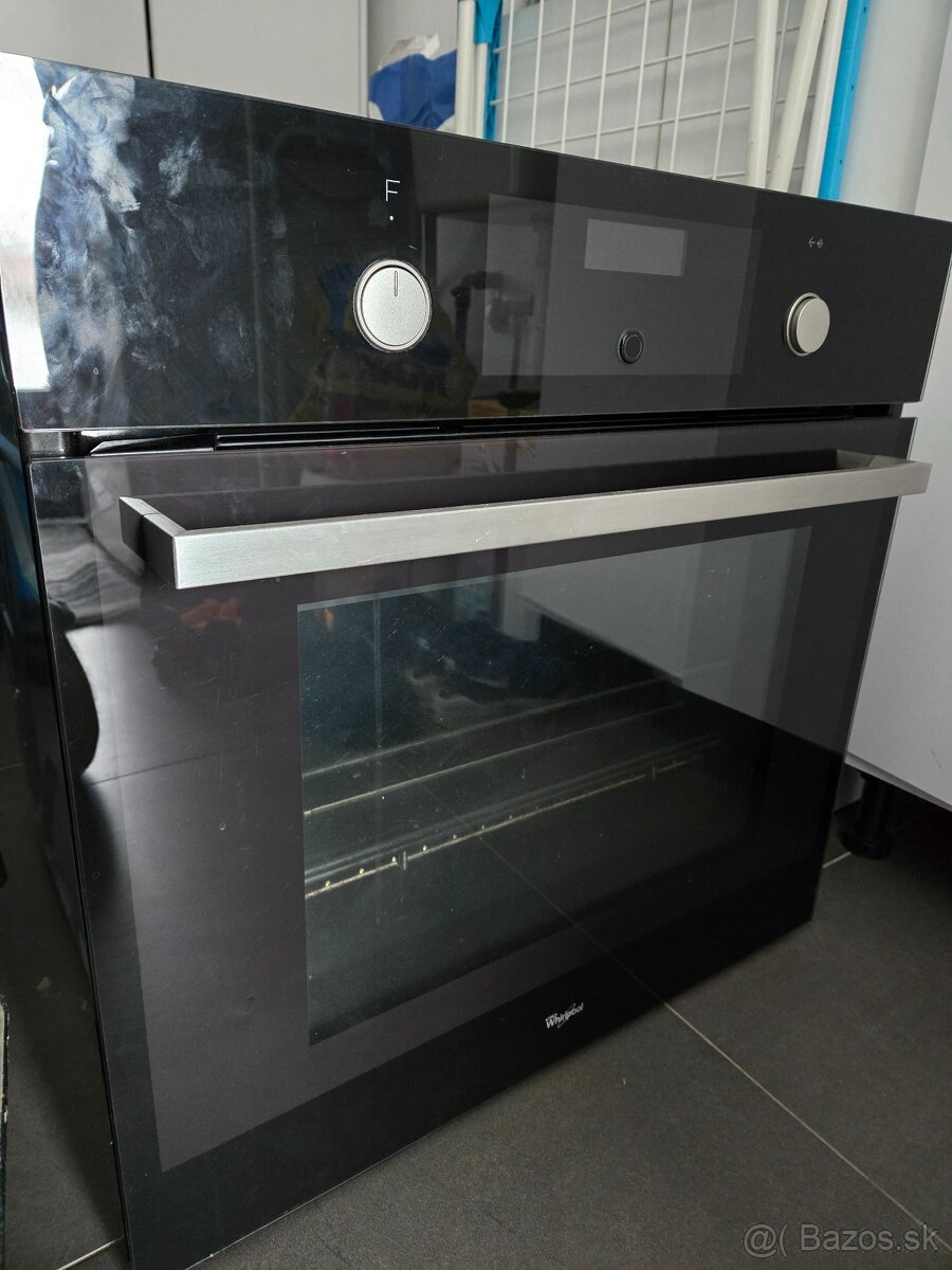 Teplovzdušná vstavaná rúra Whirlpool - 2