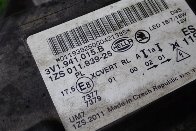 skoda superb svetlo xenon 2015+ - 2