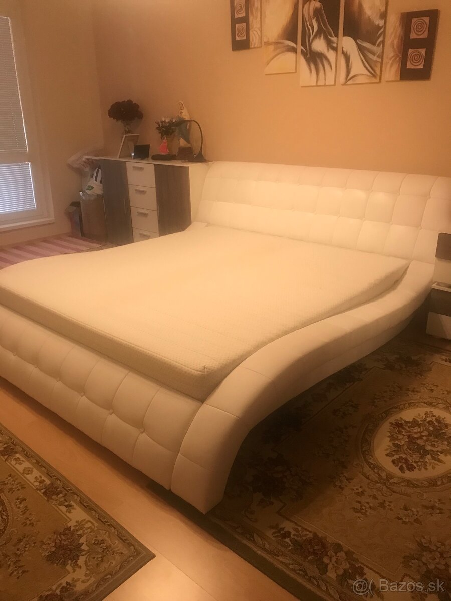 Velka masivna stabilna postel - 2