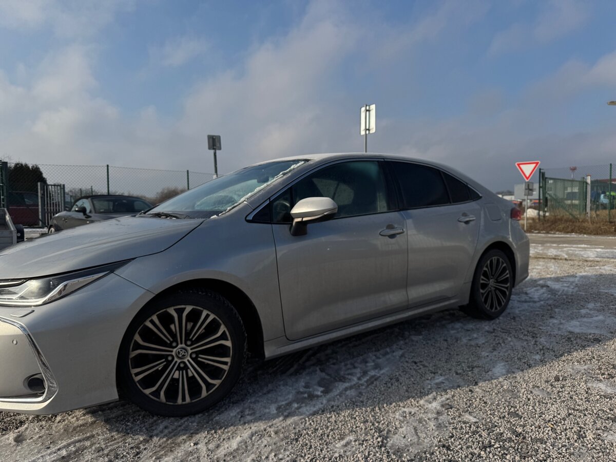 2022 Toyota Corolla 1.5 Automat - 2