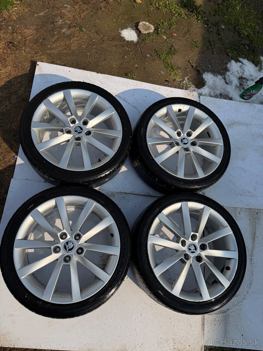 Škoda 225/40 R18 - 2