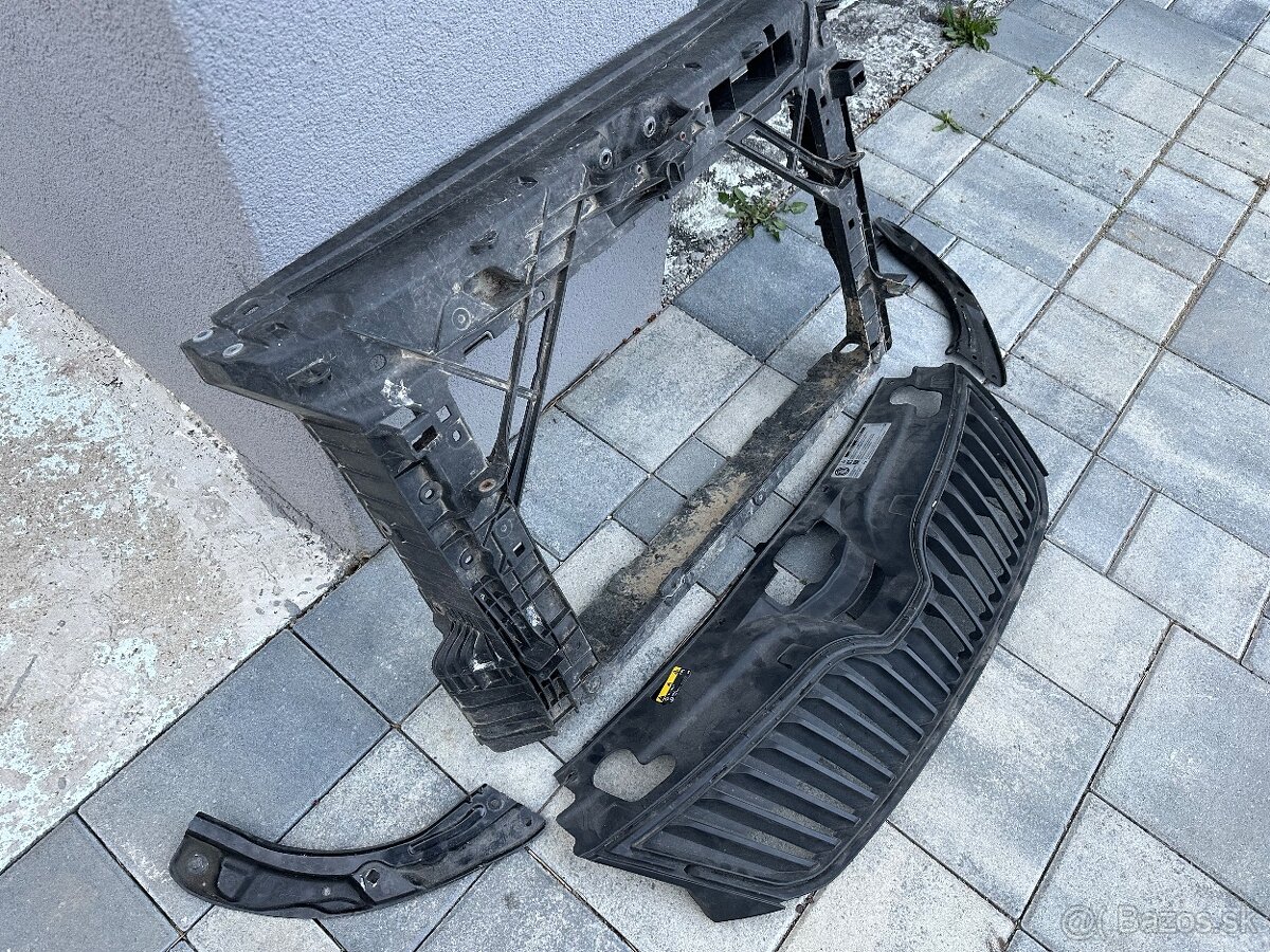 Skoda Rapid stena - 2