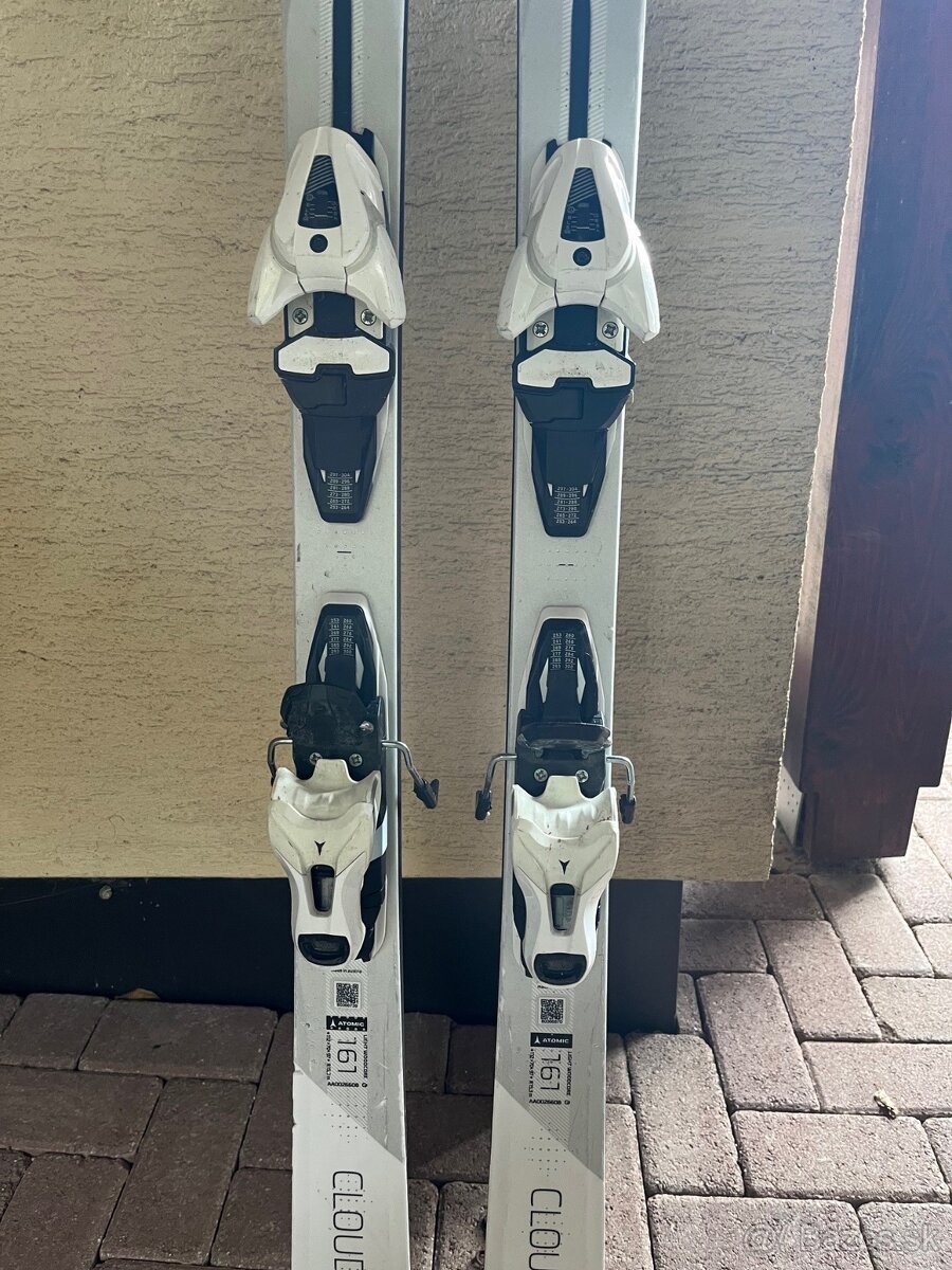 Predám zachovalé dámske lyže Atomic Cloud 11 - 2