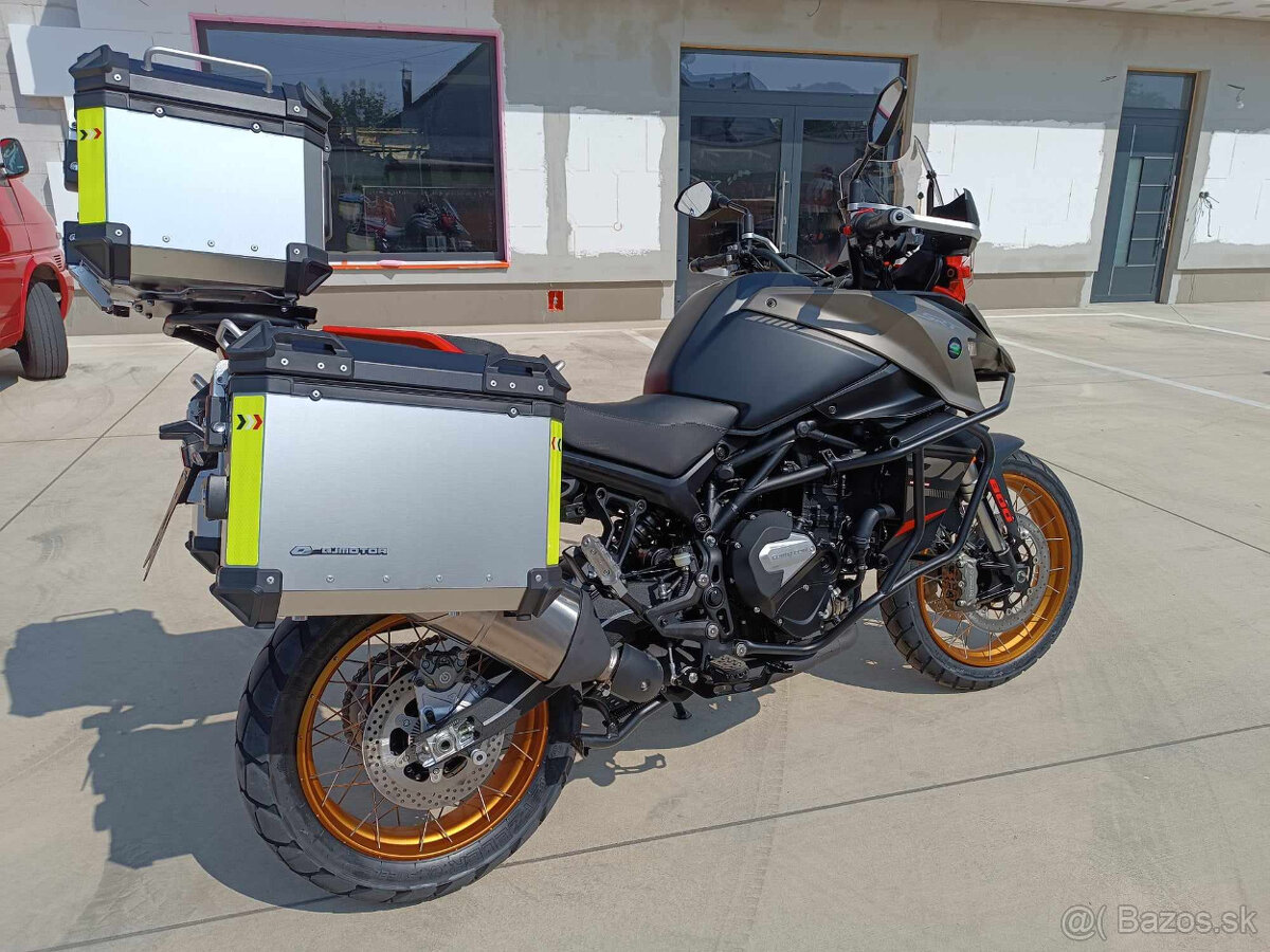 QJMOTOR SRT800SX - 2