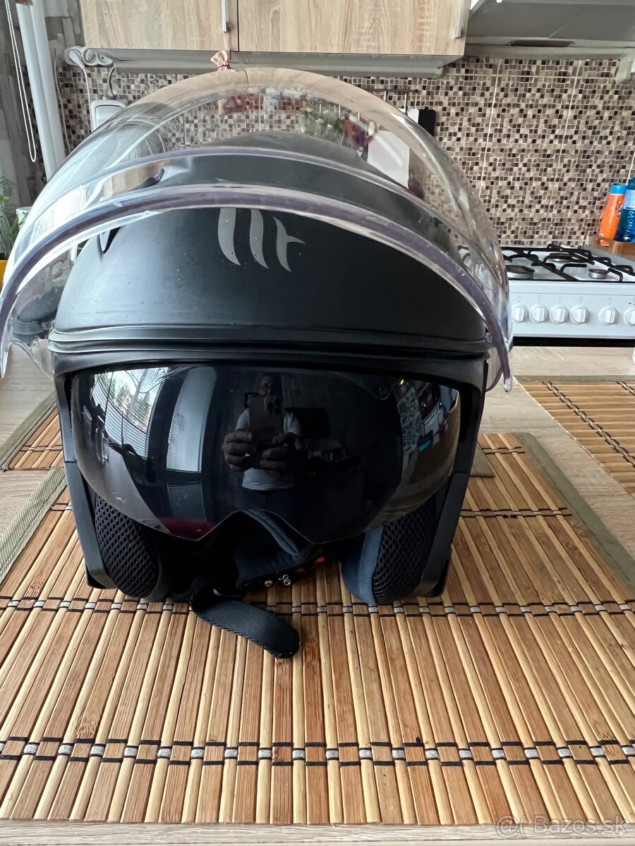 Otvorená prilba - 2