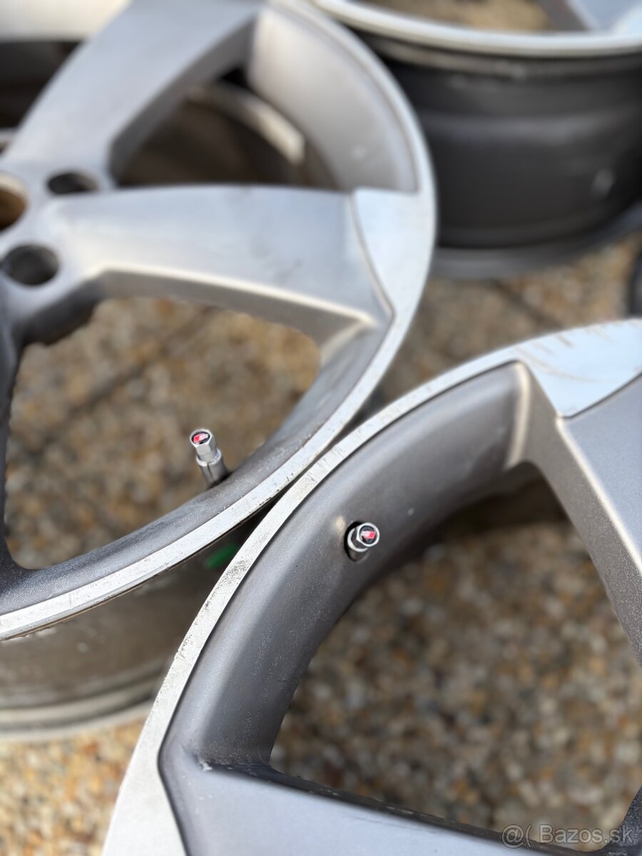 ELEKTRÓNY AUDI ROTORY R19 - 2