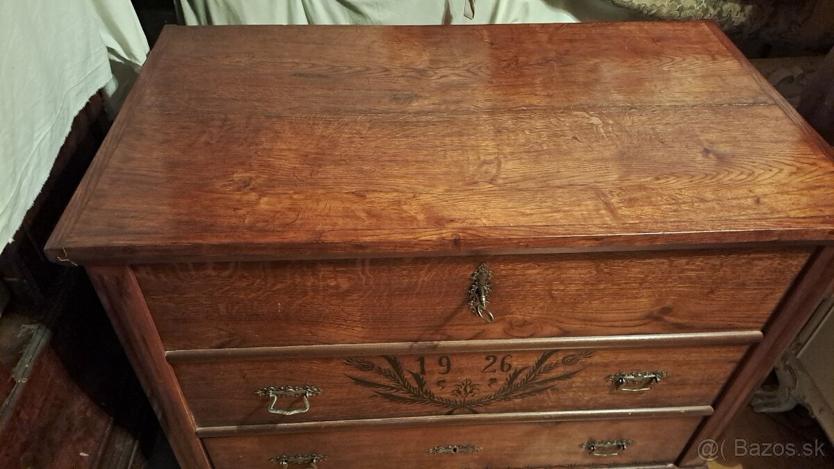 Predam starozitnu komodu - 2