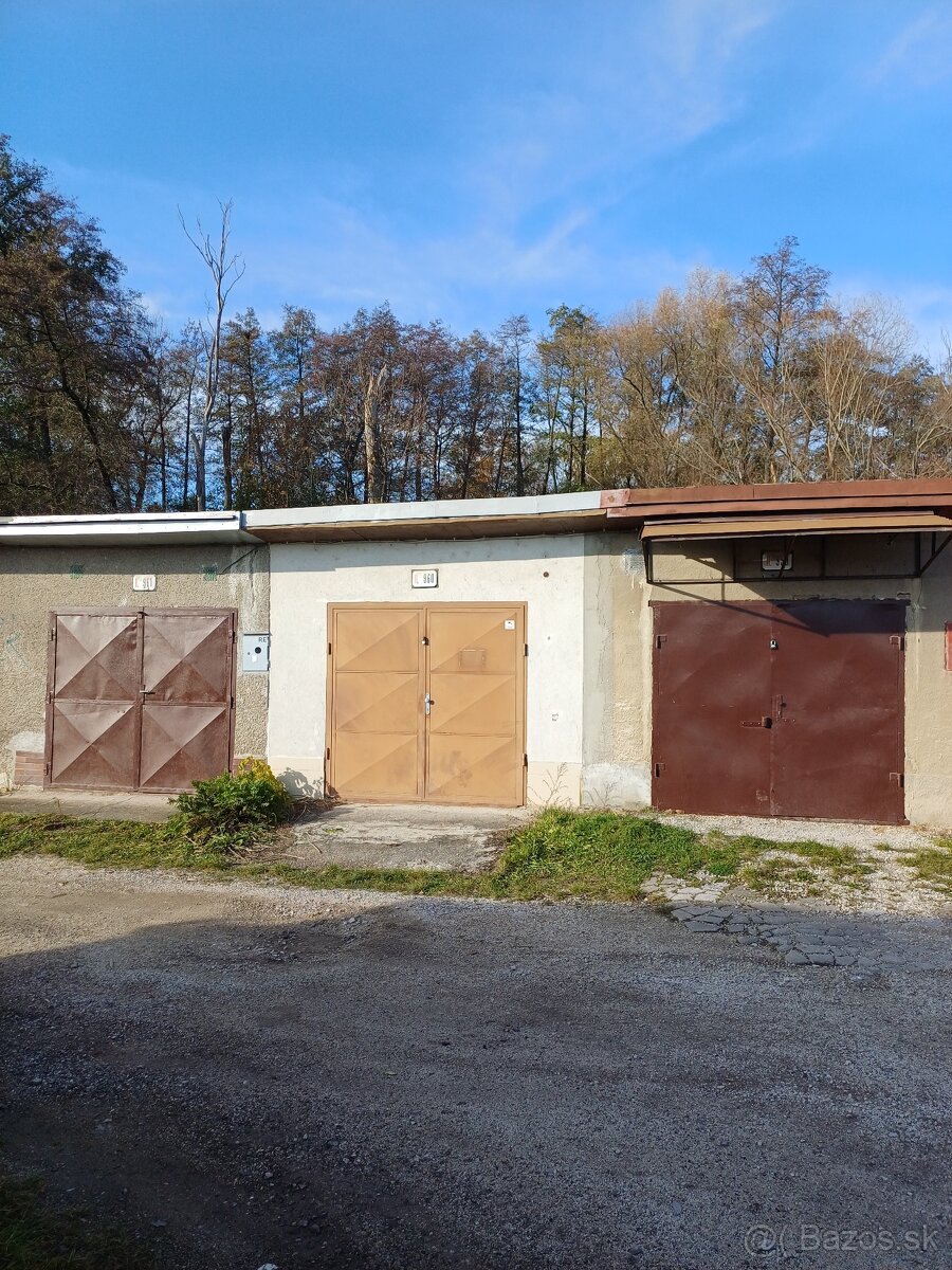 Prenájom garáže na Riečnej ulici v Prievidzi. - 2