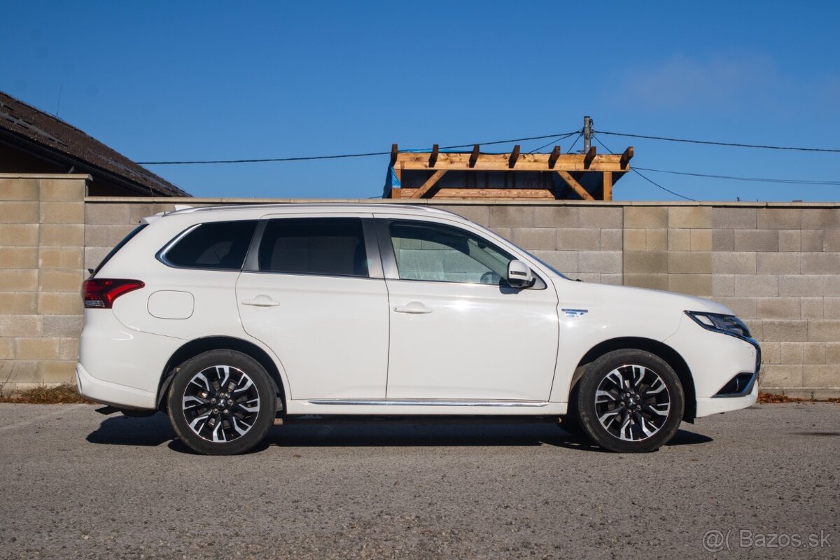 Mitsubishi Outlander PHEV Plugin Hybrid - 2
