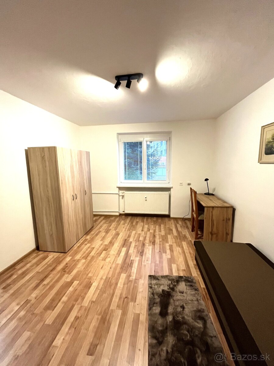 Na prenájom 2-izbovy byt, výborná lokalita centrum. - 2