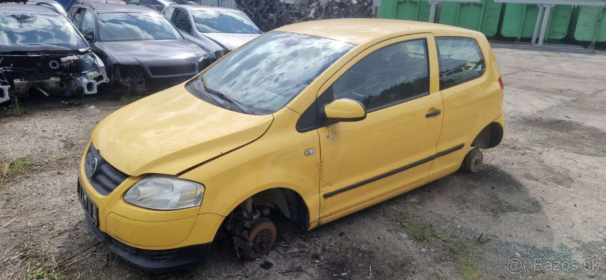 Lacno rozpredám VW FOX na náhradné diely - 2