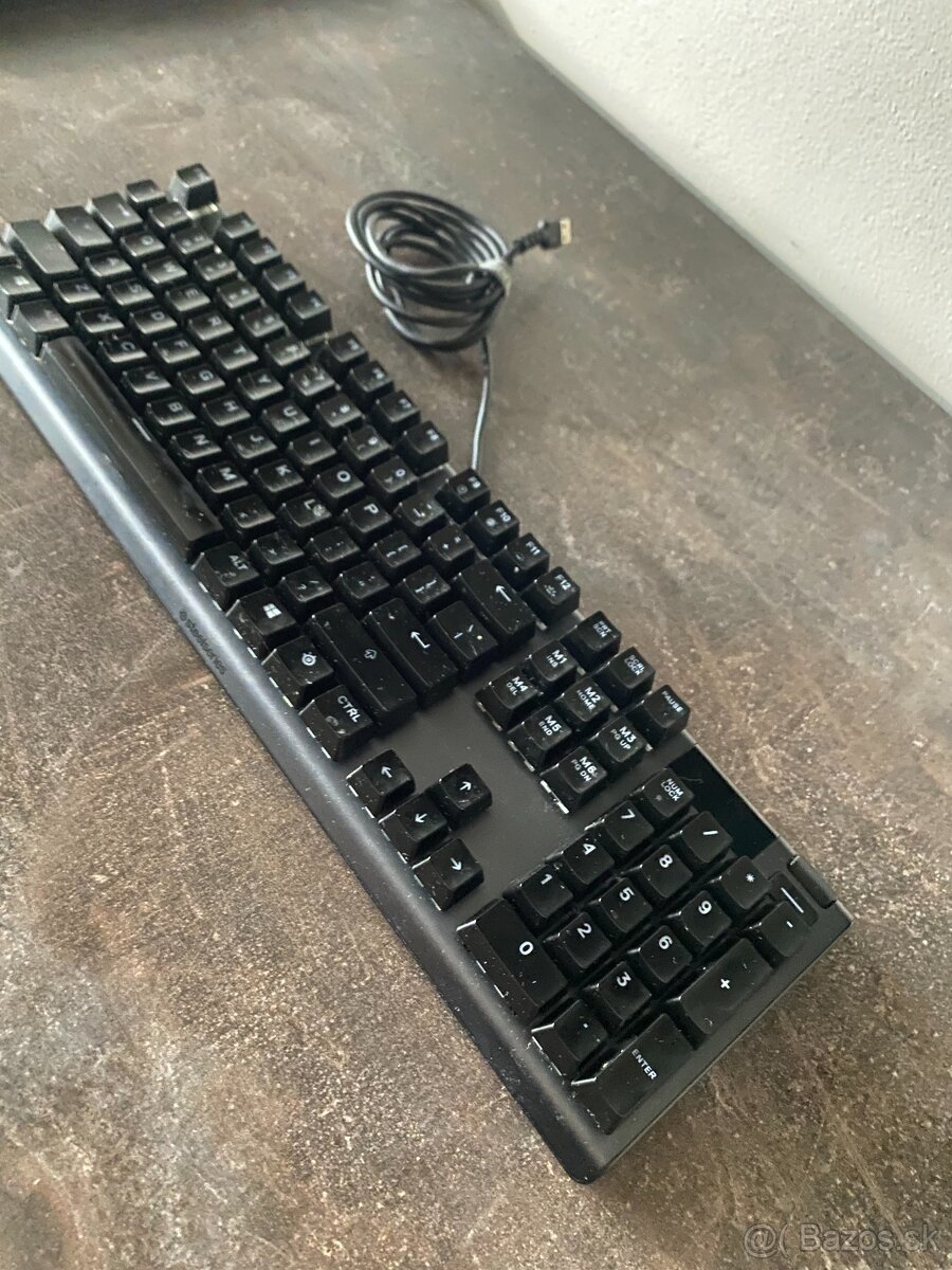 Predam Logitech herna rgb klavesnica - 2