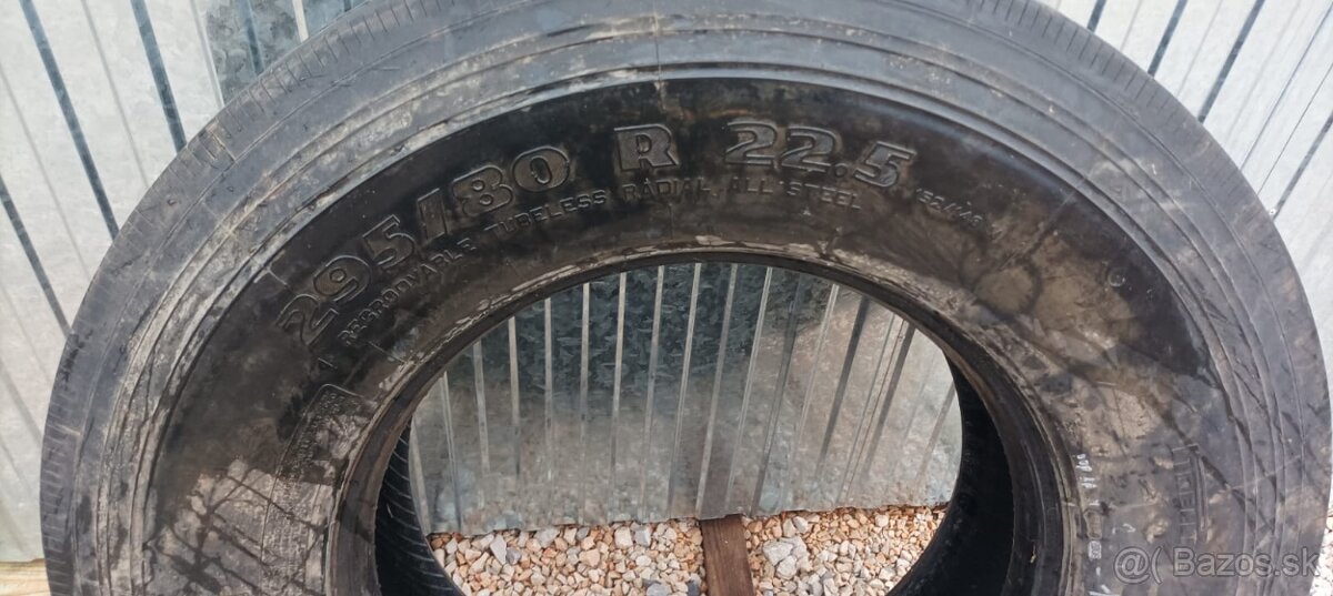 295/80R22.5 - 2