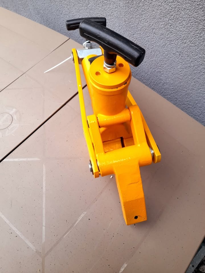 Hydraulický srážeč patek pneu včetně nožní pumpy - 2