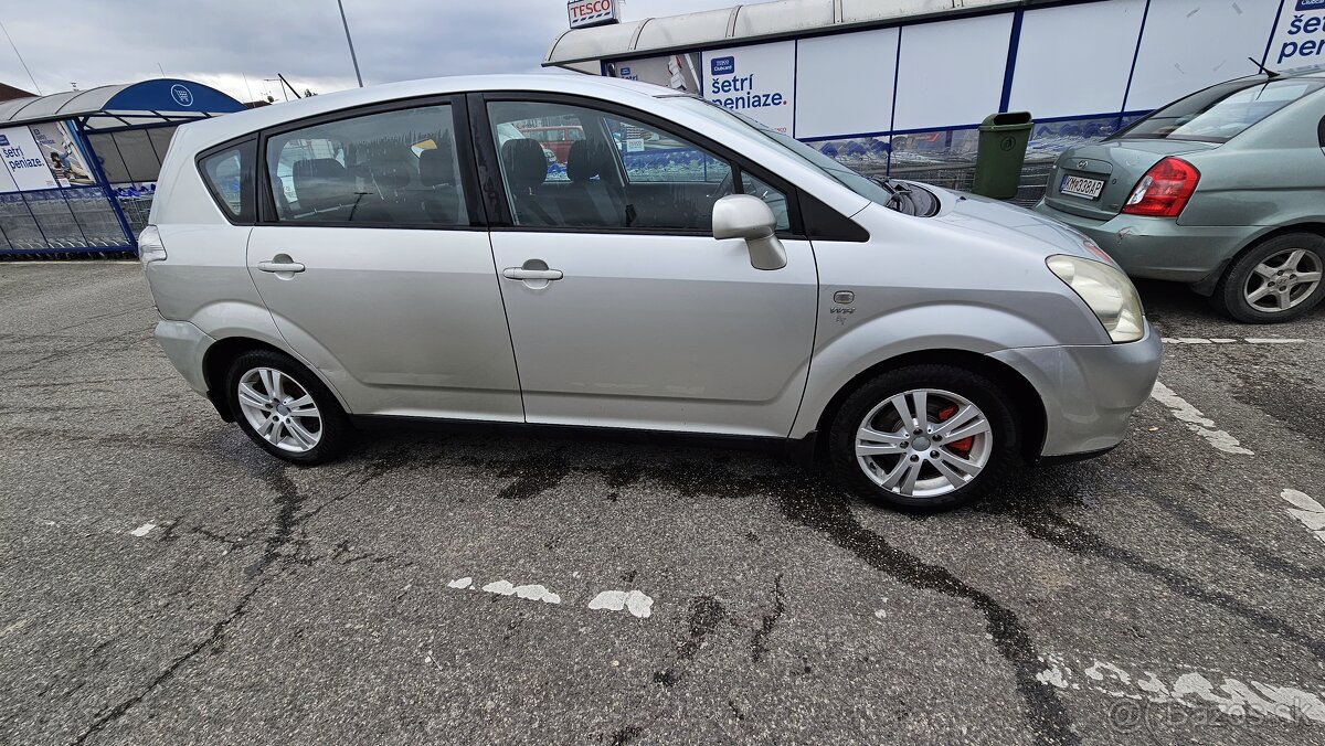 Predám toyota corolla verso 2005 - 2