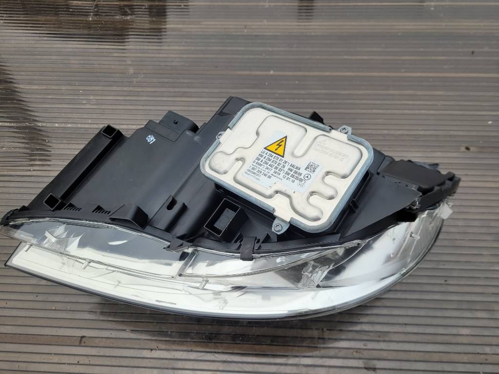 MERCEDES C W204 PRAVY XENON - 2