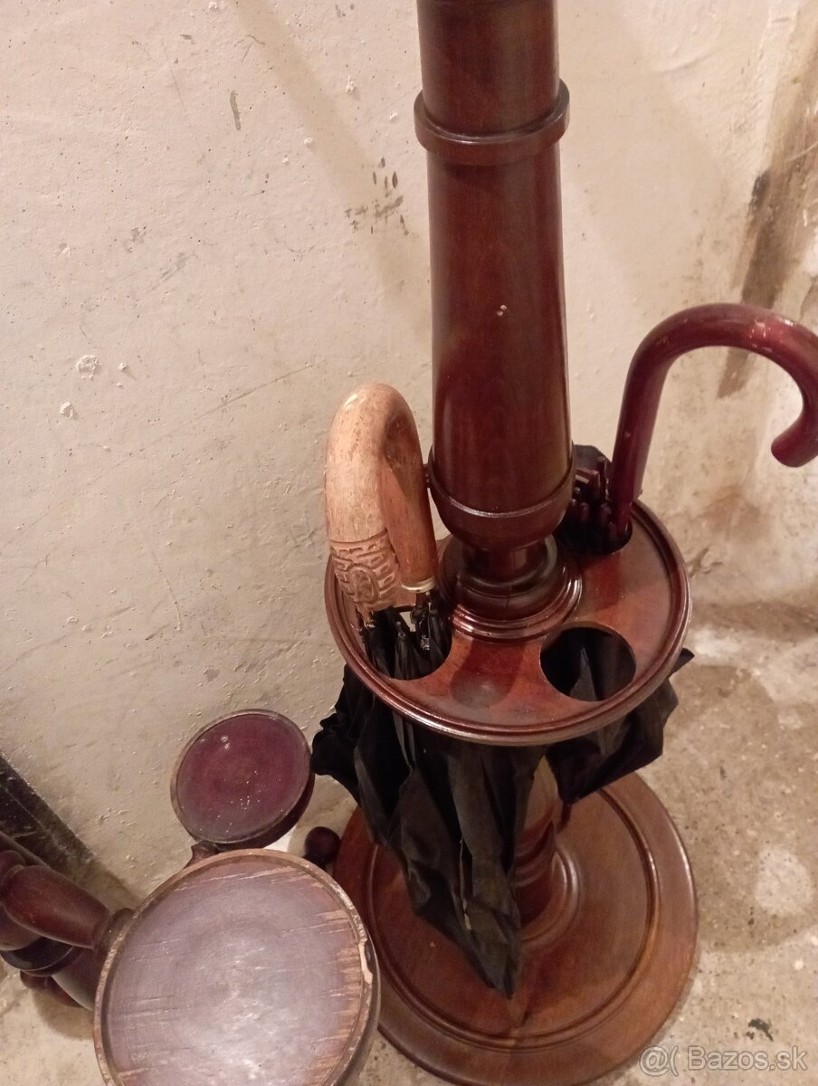 Starožitný vešiak drevo - 2