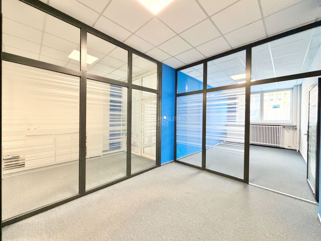 Ponúkame na prenájom obchodné priestory s rozlohou 108 m² - - View 2