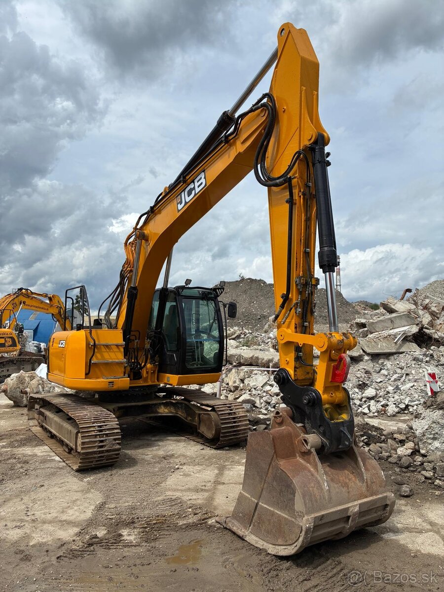 predám pásový báger JCB 235LC - 2