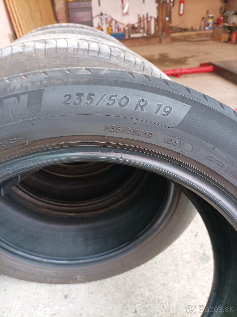 235/50R19 Michelin - 2