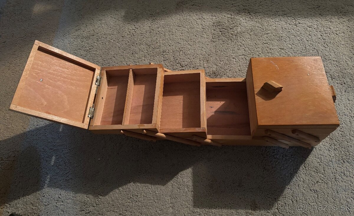 Stará drevená 3D kazeta - 2