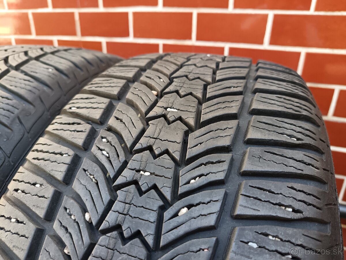 225 50 r17 zimne pneu - 2