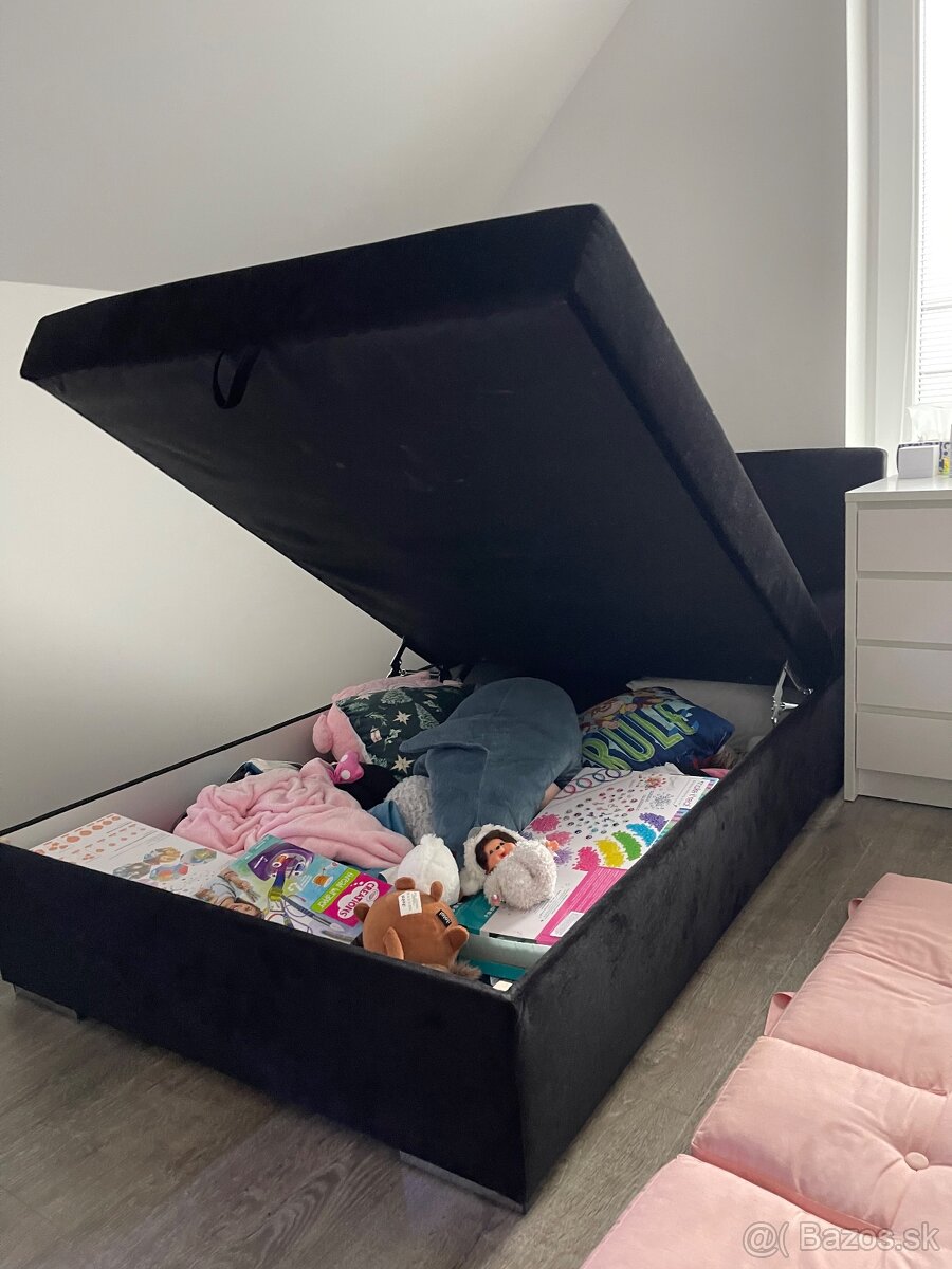 Čalunena posteľ - 2