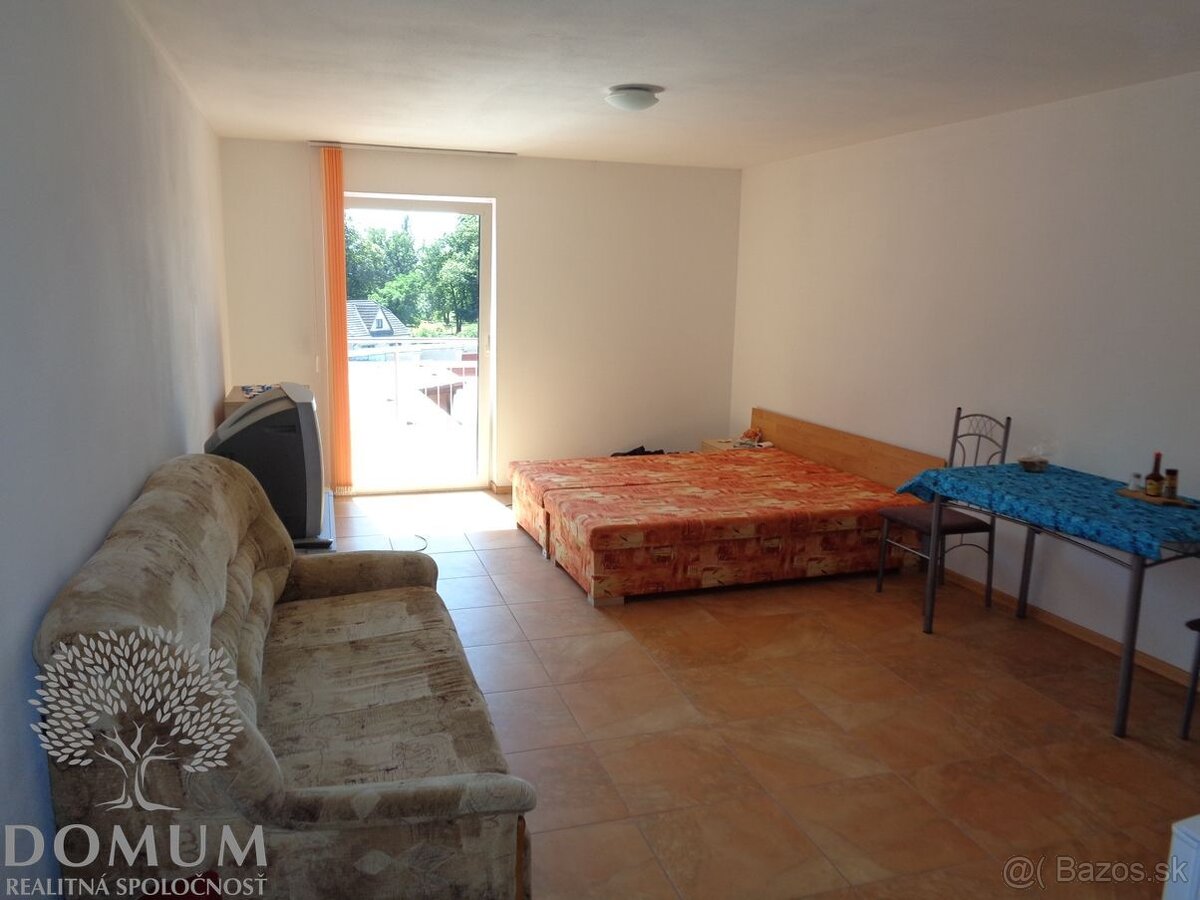 Ubytovacie zariadenie - Apartmánové byty Nové Mesto n/V, RED - 2