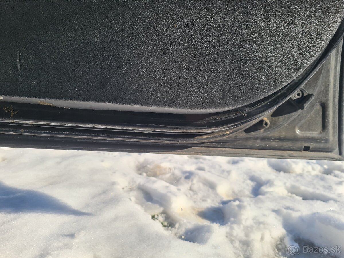 Pravé predné dvere BMW E90 - 2