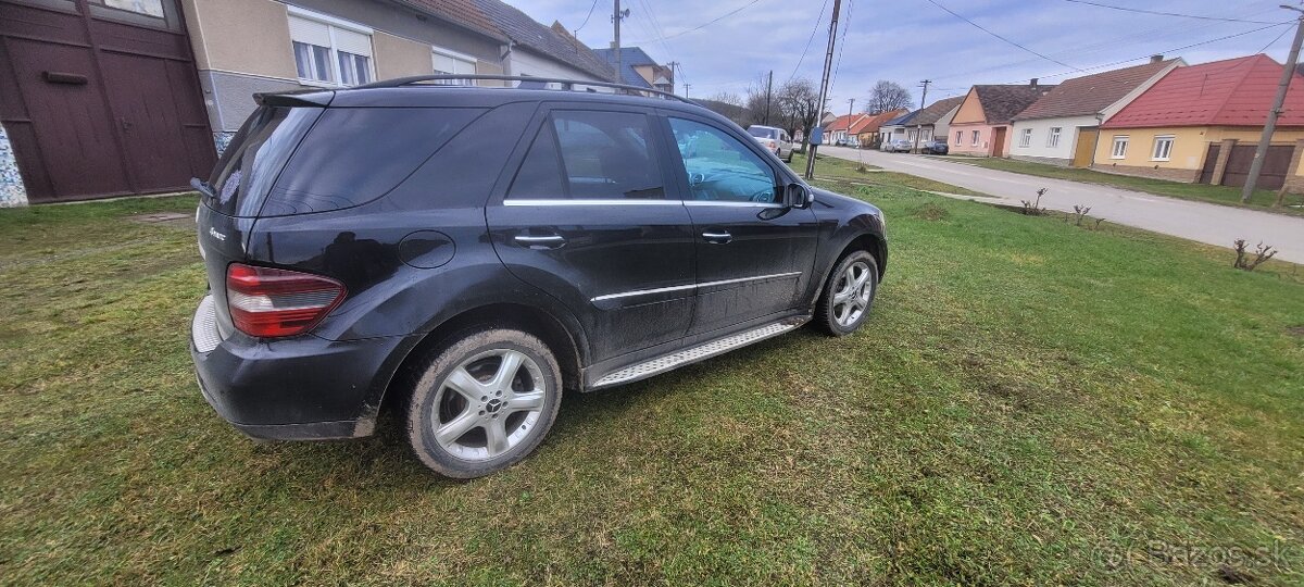 Predam mercedes ml 320 cdi 165kw cena 2500 e - 2