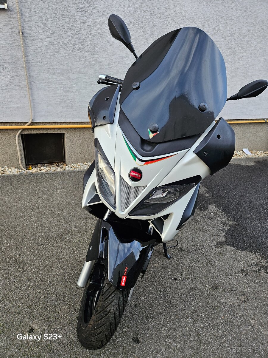 Aprilia SR Max 125 - 2