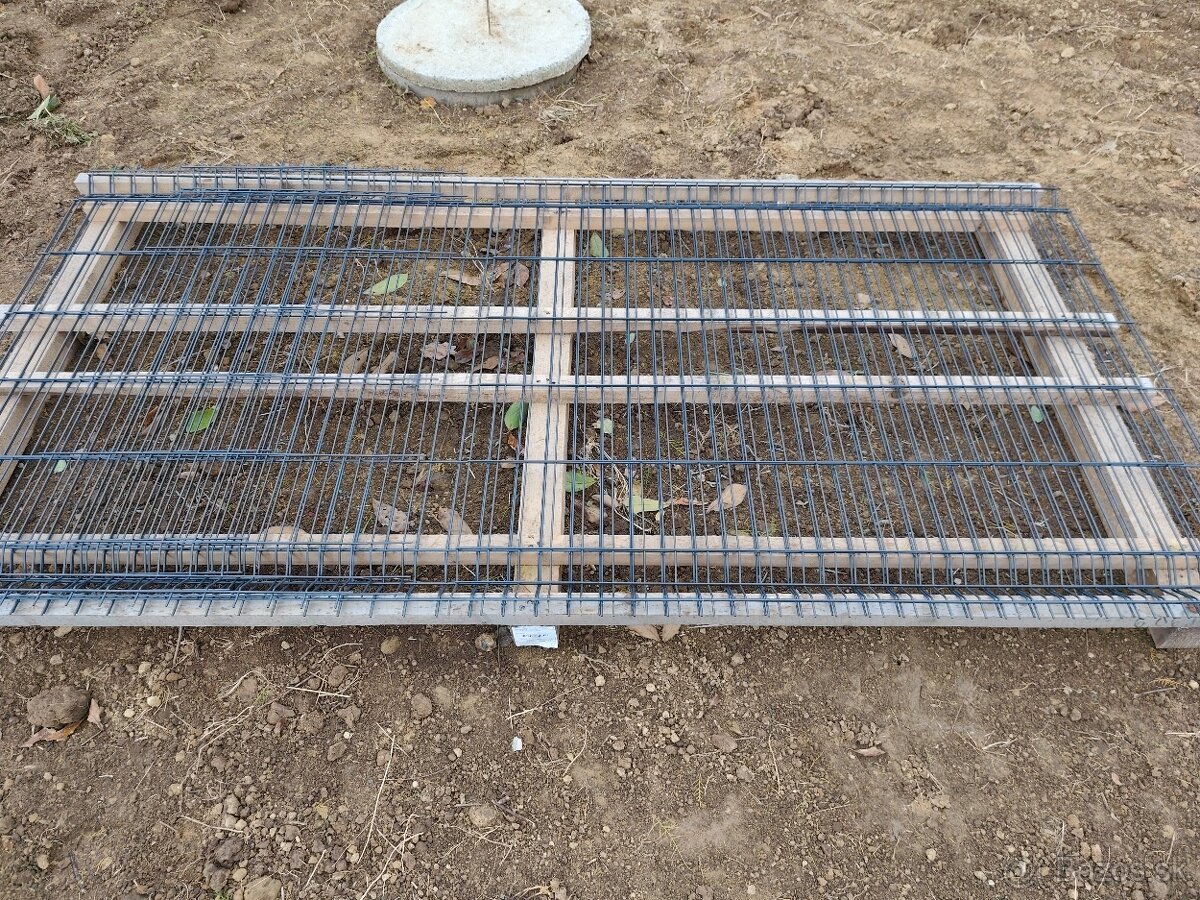 Podhrabove dosky, pletivo 125cm, sponkovacie klieste, spony - 2