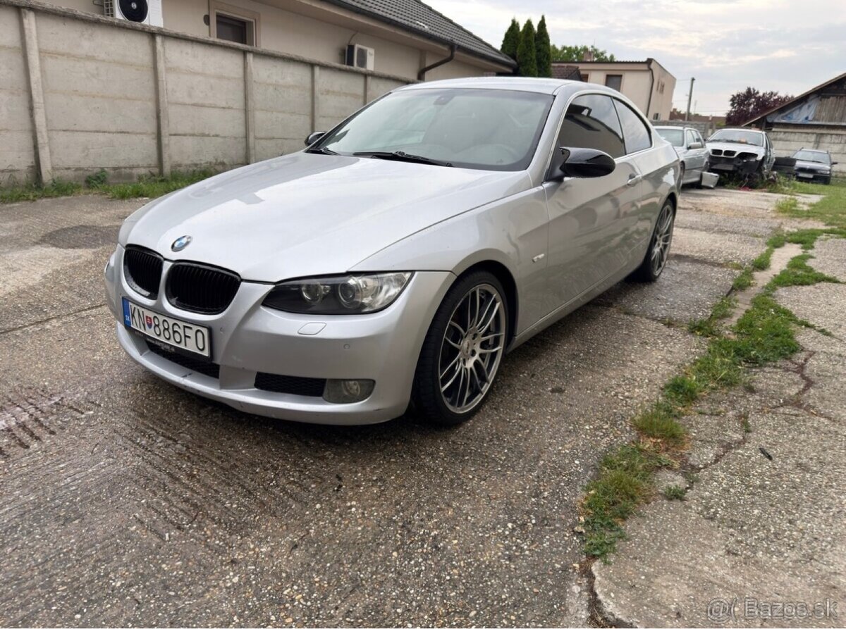 BMW e92 325xi Coupe - 2