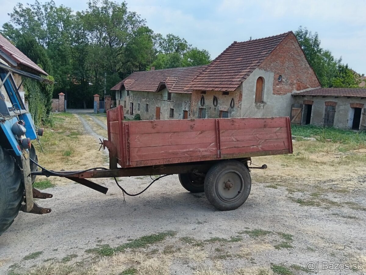 Vyklapacia vlečka. - 2