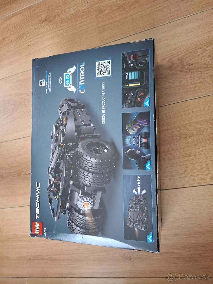 LEGO® Technic 42239 Batmobile™ Tumbler - 2
